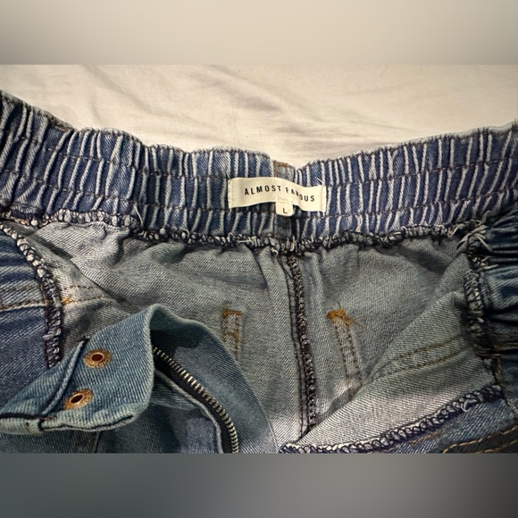 NWOT jean shorts size Large (juniors) - Picture 3 of 4
